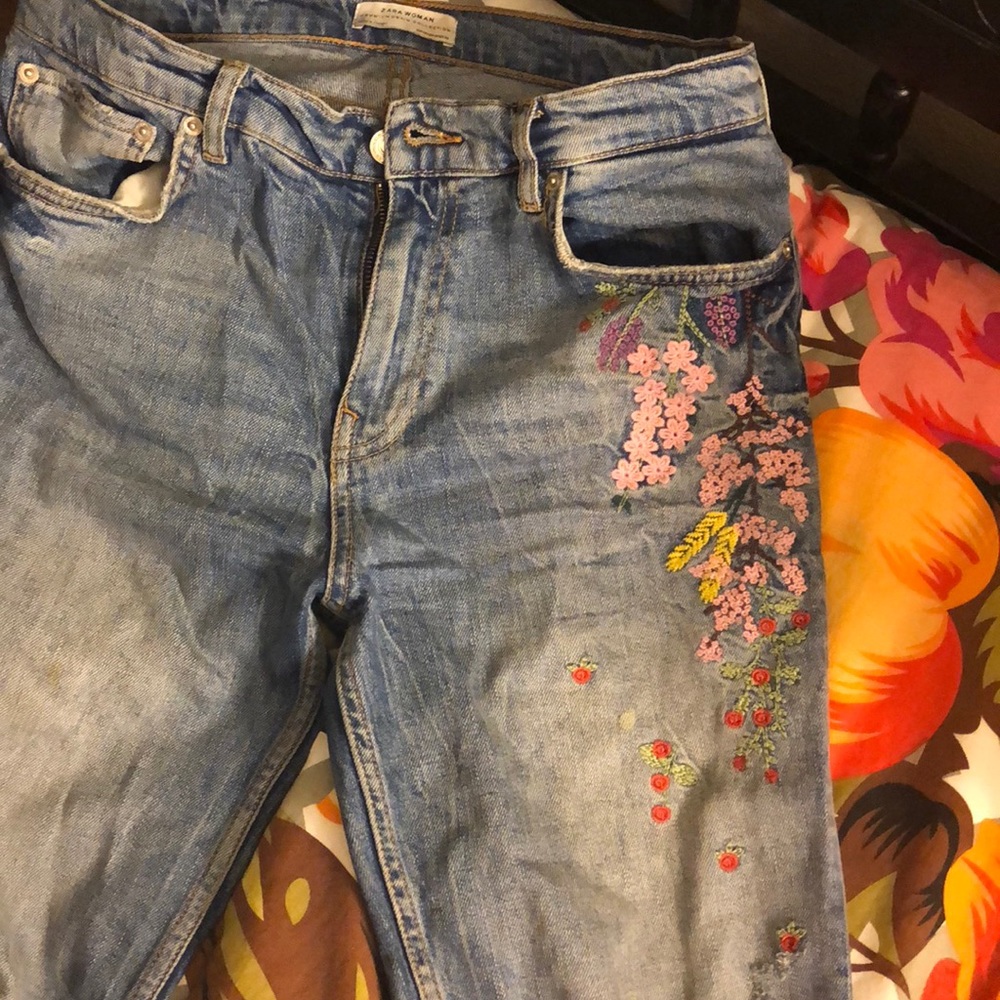 Embroidered jeans - Picture 2 of 3